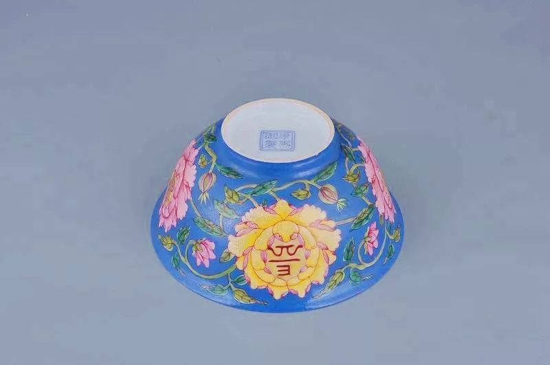 珐琅彩丨康乾年间帝王的秘瓷，也是世界上最奢侈的艺术品