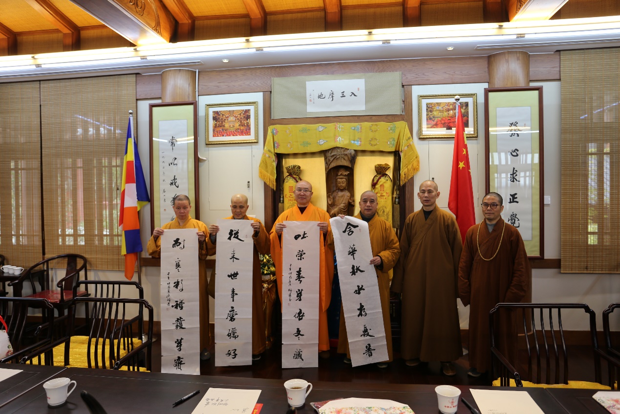 温州市佛教协会会长智明大和尚一行参访南京牛首山佛顶寺