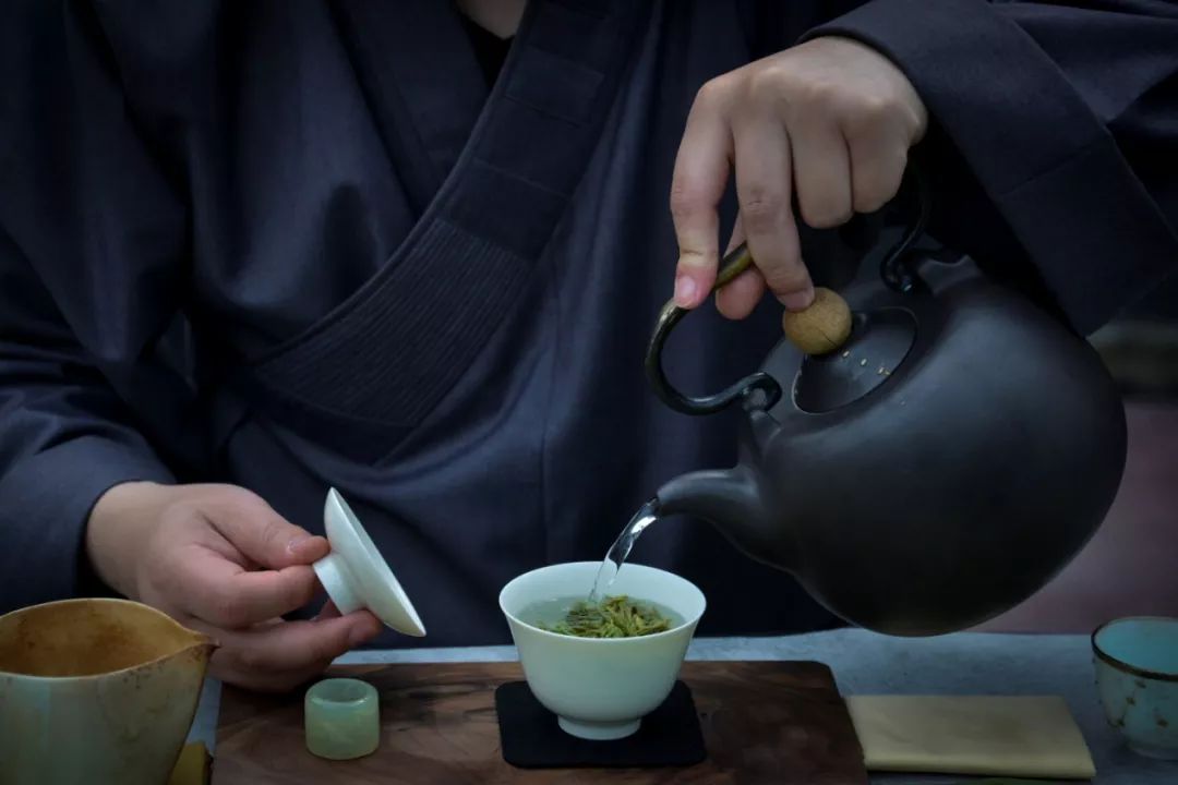 2019杭州法净禅茶开采 法师现场出坡采茶制茶