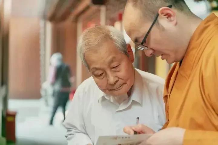 面对父母的一天天老去 孝养他们需要怎样的佛法智慧