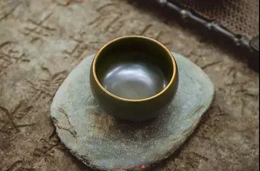 茶末釉丨贵族追捧、百万身价，带着茶香的釉色竟来自一场意外
