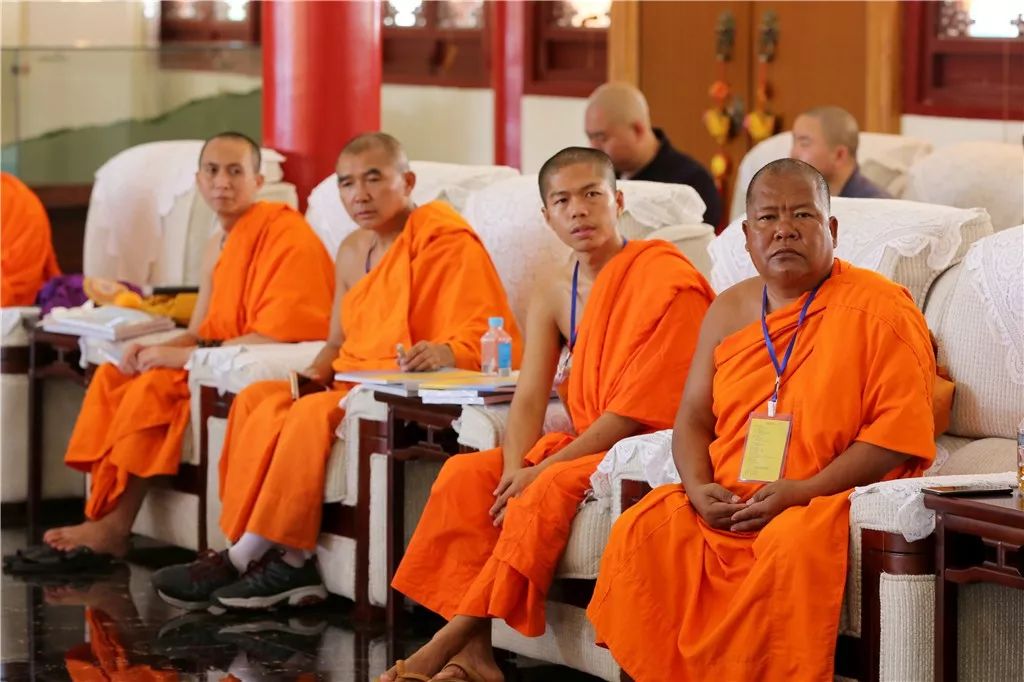 云南省南传佛教教职人员参访团到访深圳弘法寺
