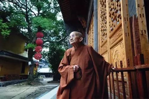 佛门女僧的学习生活是什么样的？听98岁慈学长老尼来讲述