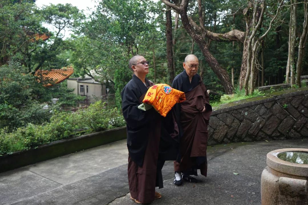 智慧長老靈骨舍利入塔安奉儀式在寶蓮禪寺舉行