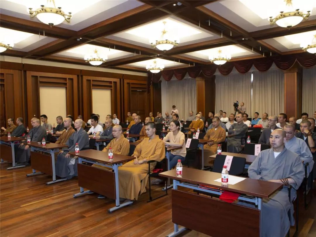 新闻 | 杭州市佛教协会与市属各寺院签订《2019杭州市佛教场所安全目标管理责任书》