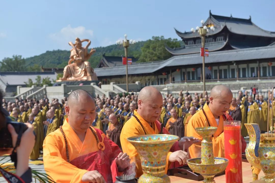 【雪窦时讯】宁波佛协庆祝“中华人民共和国成立七十周年”祈福法会在雪窦山举行