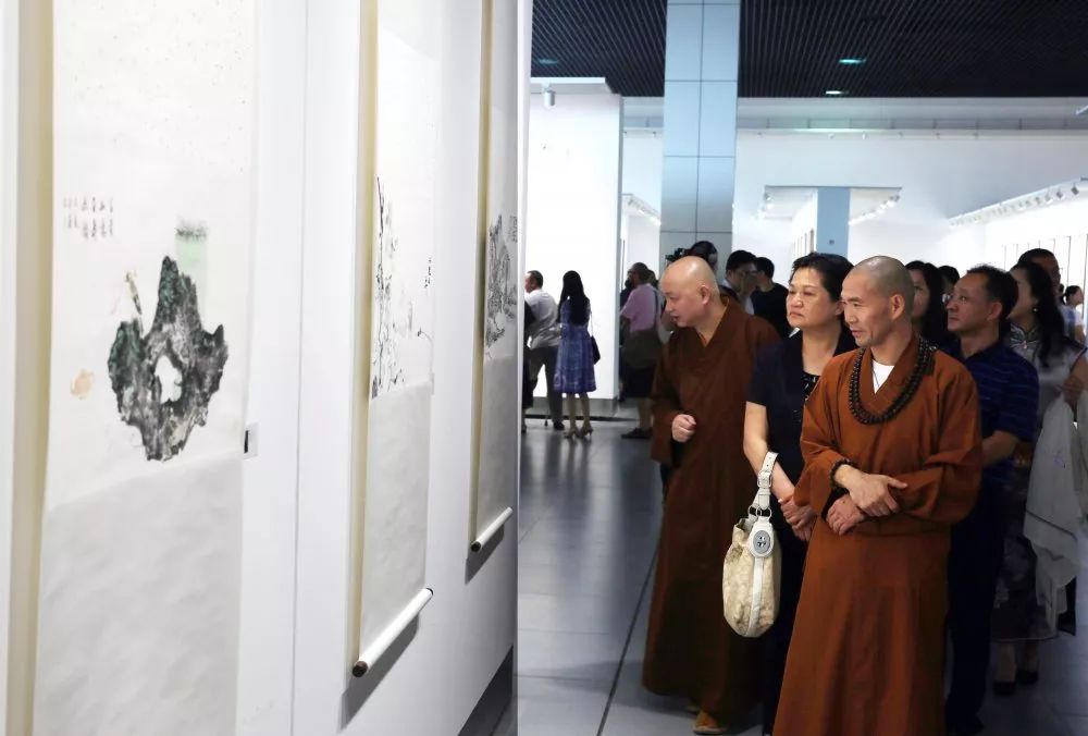 山东佛教界庆祝新中国成立七十周年书画展在山东省青州市举办
