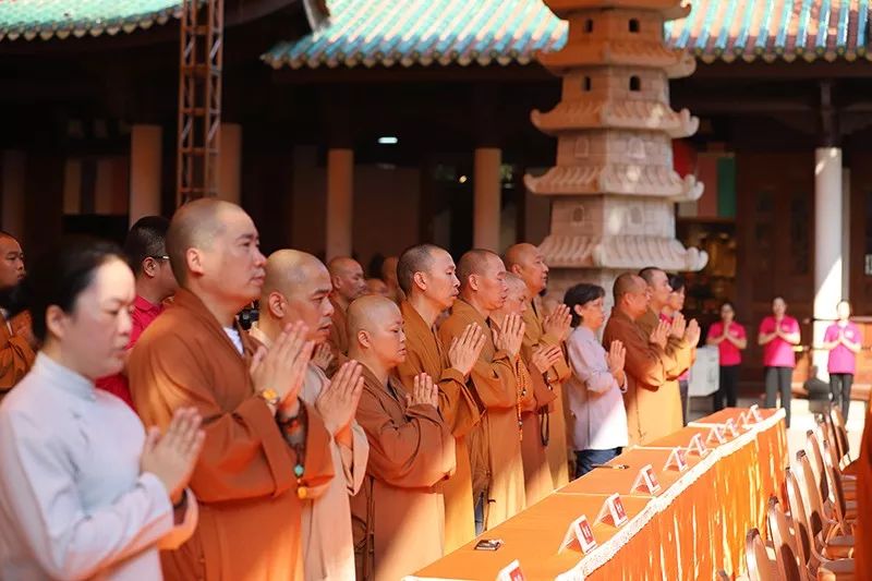 厦门佛教界喜迎中华人民共和国成立70周年暨四爱主题图片展揭幕