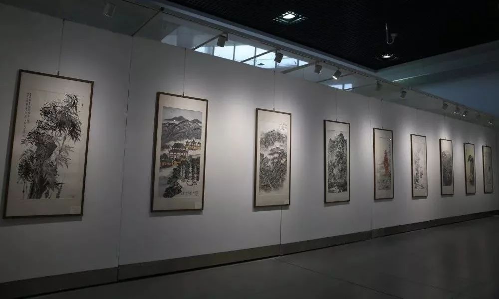 山东佛教界庆祝新中国成立七十周年书画展在山东省青州市举办