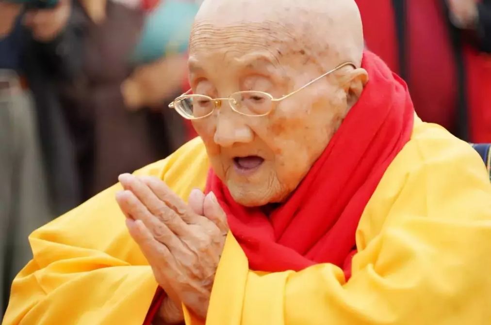 印空长老尼迎来百岁寿辰，她在人间如何践行佛法？