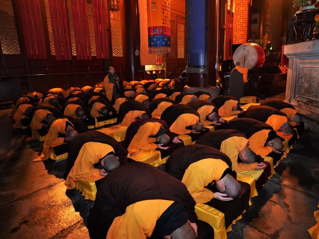 新闻 | 灵隐寺举行除夕祈福法会 祈愿疫情平息 国泰民安