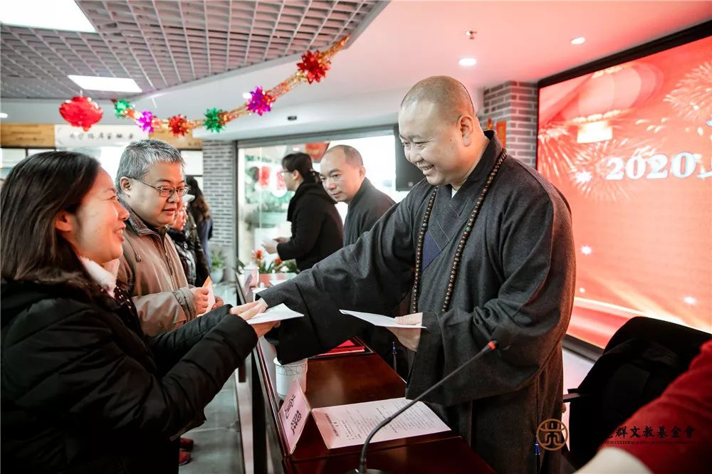 新春送吉祥，帮困暖人心！我们把新年慰问送到千家万户