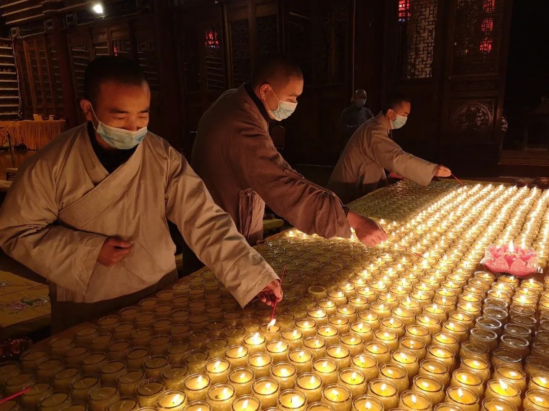 缅怀英烈，悼念同胞 | 湖北省佛教界举行哀悼活动