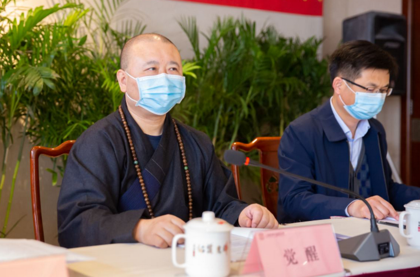 上海宗教界首个文教基金会举行换届会议 钱文忠田沁鑫等参与