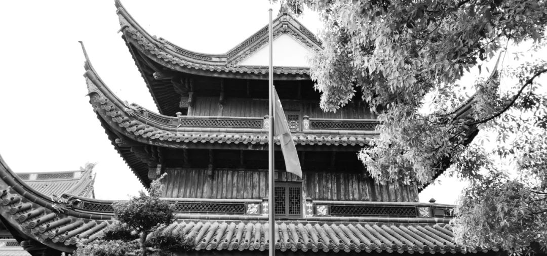 今晨，宁波佛教场所自发响应，降半旗致哀！
