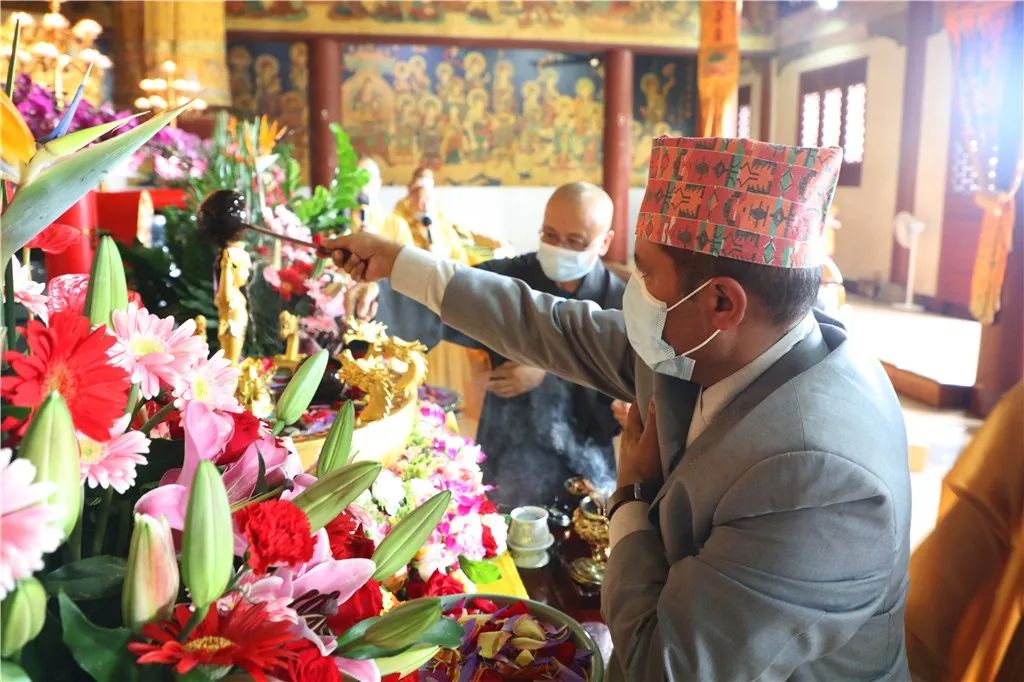 和衷共济 大爱无疆——深圳、海南佛教界爱心驰援尼泊尔抗击疫情捐赠仪式在深圳弘法寺举行
