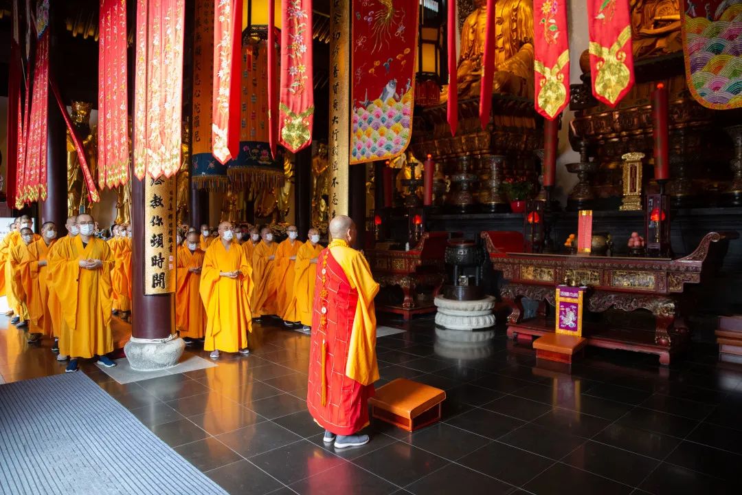 “风雨同舟，八方共济” 上海玉佛禅寺为郑州祈福并向灾区捐款200万元