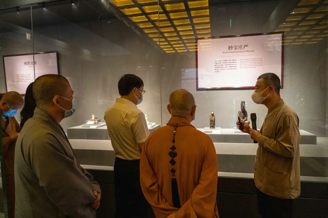 参观珠海普陀寺佛教艺术馆 感受新时代佛教中国化风尚