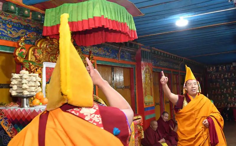 班禅获得藏传佛教格鲁派显宗最高学位
