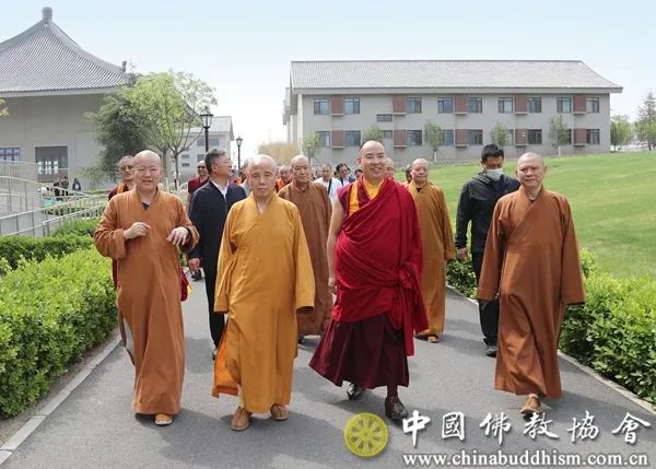 中国佛教协会第十届理事会藏传佛教工作委员会第一次会议在京召开