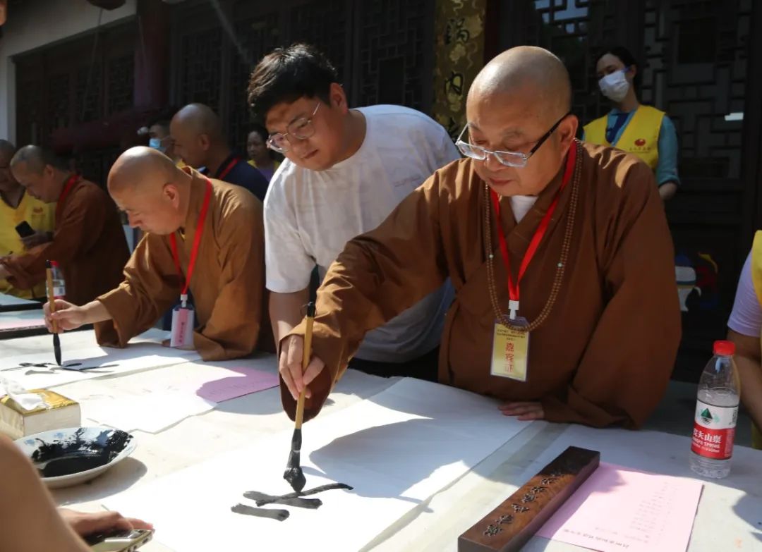 纪念昌明老和尚诞辰107周年书法笔会在卓刀泉寺举行